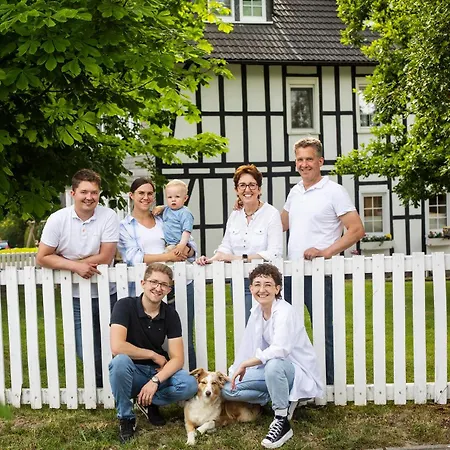 Hof Koehne - Altes - Hund Apartmán *